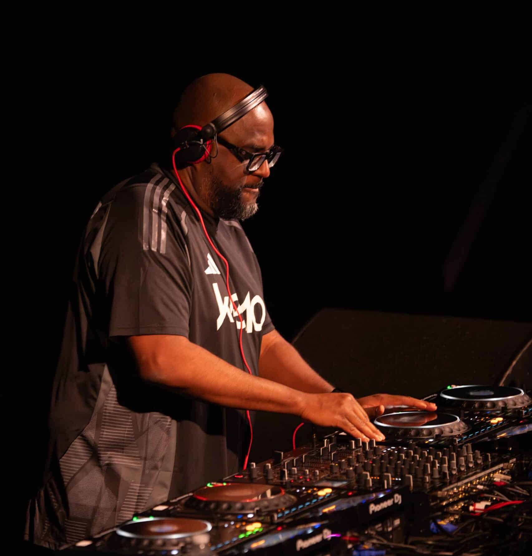 Nefarious Things: An Awe-Inspiring Debut Album by Kaeno