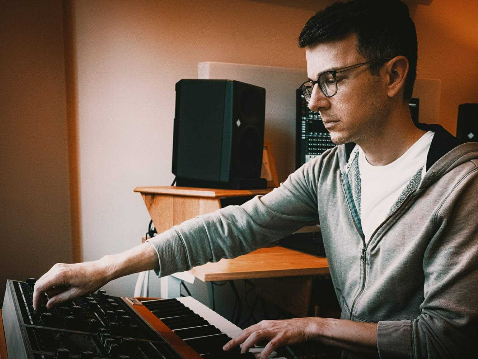 Dias Ridge Releases Two-Track EP, Interstice / Balance