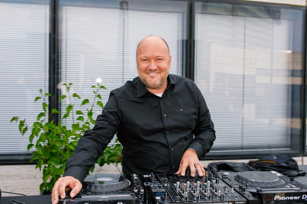 MikeR Bridges Emotional Melodies and High Energy in “Up In The Sky”