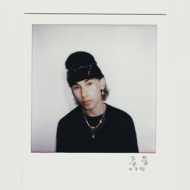 dyln Drops Anthemic New Single 'falling*' Fusing Y2K Trance and Electro House
