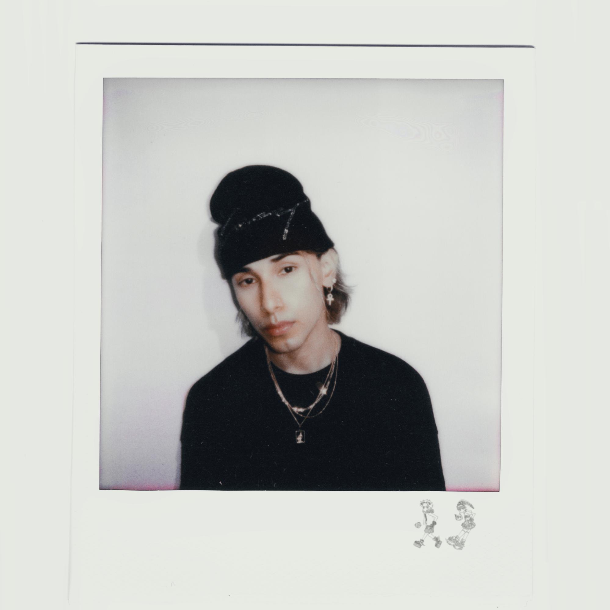 dyln Drops Anthemic New Single 'falling*' Fusing Y2K Trance and Electro House