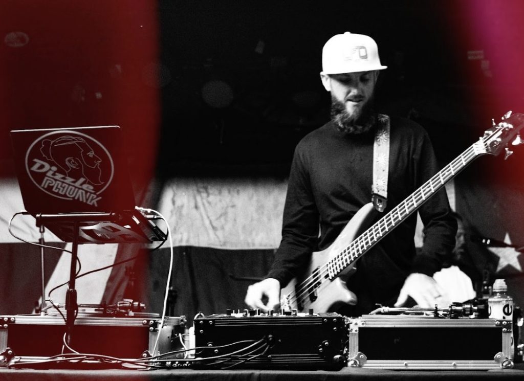 Dizzlephunk performance shot