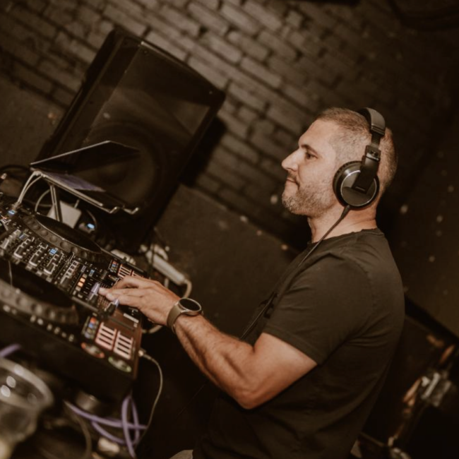 Rayne on the Art of the Peak-Time Techno Set