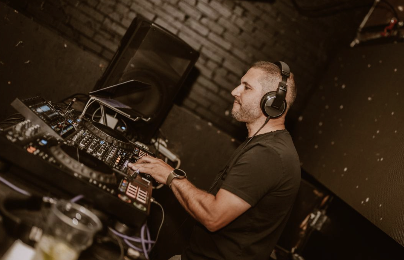 Rayne on the Art of the Peak-Time Techno Set